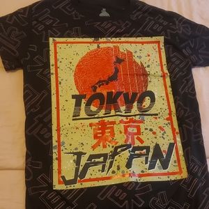 Medium Tokyo Japan tee
